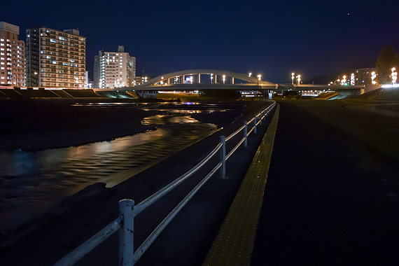 幌平橋が見える