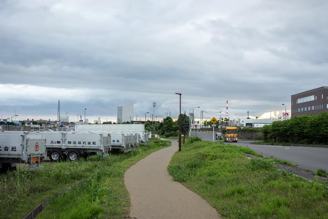 キラキラ公園に向かってさらに進む