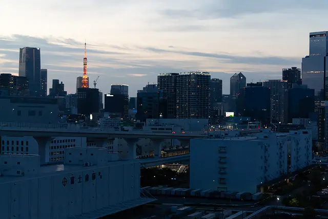 北側の歩道からの眺め