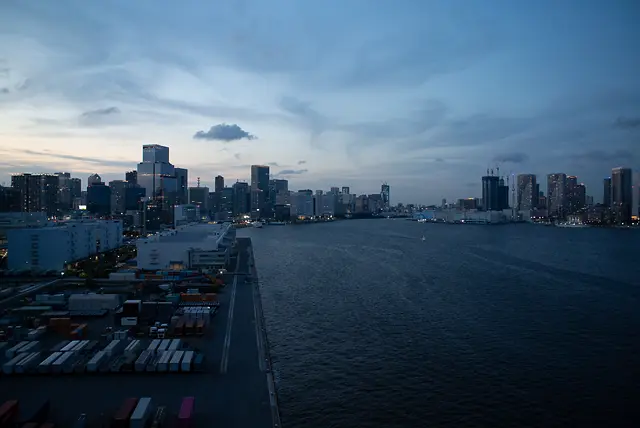 北側の歩道からの眺め