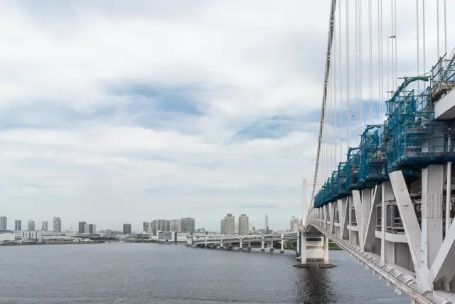 北側の歩道からの眺め
